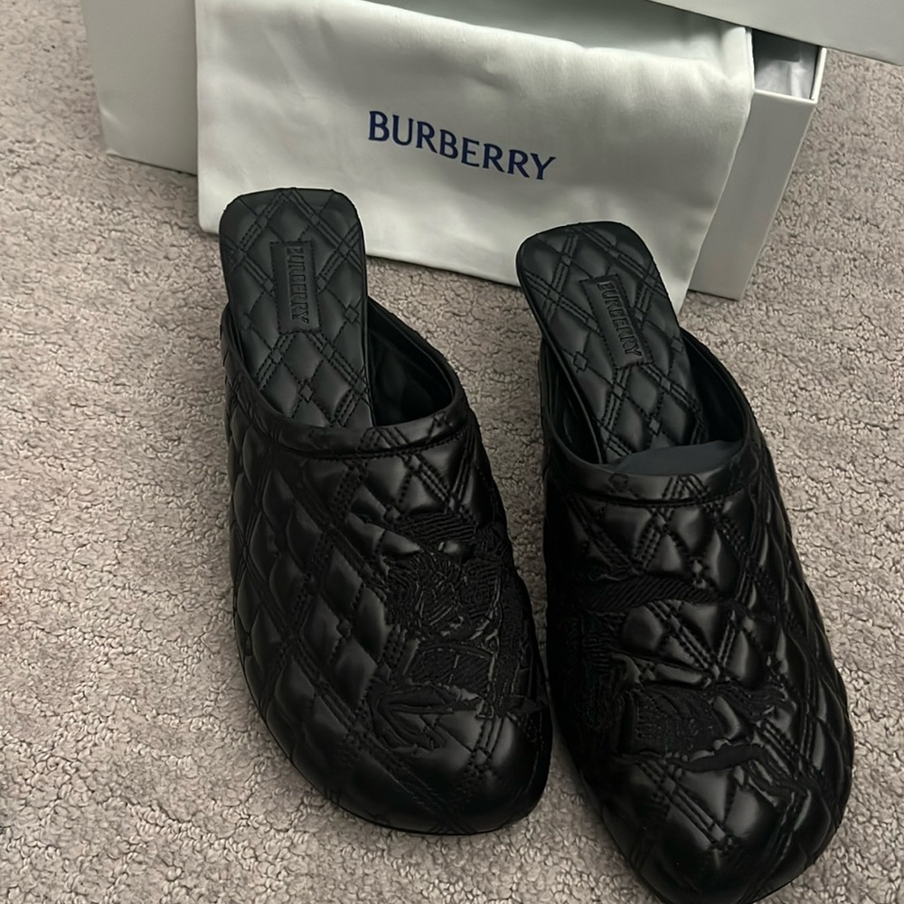 Burberry baby mules